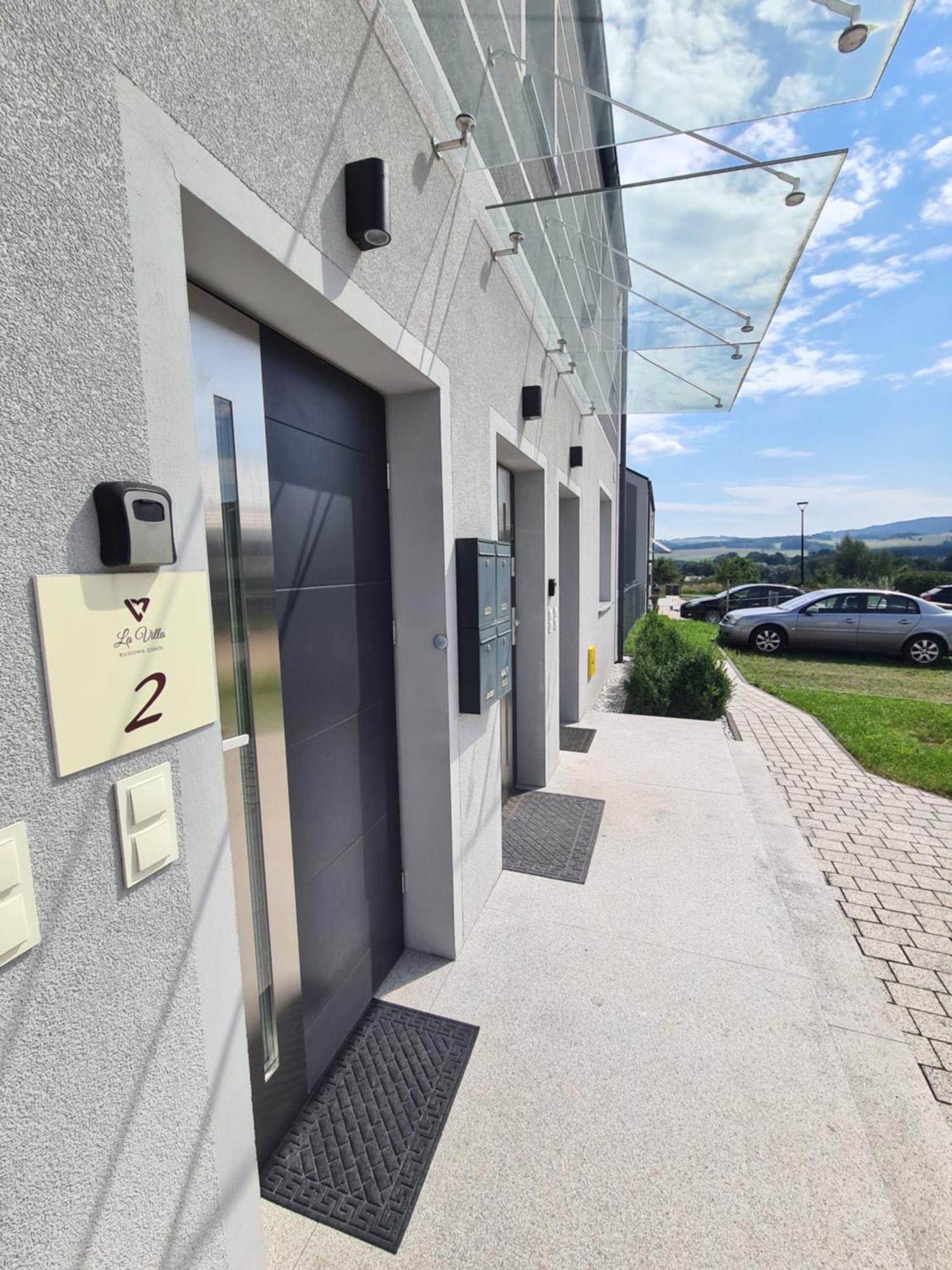 Apartamenty "La Villa" Superior II Z Dwoma Sypialniami, Balkonem, Parkingiem, Blisko Centrum クドヴァ・ズドゥルイ エクステリア 写真