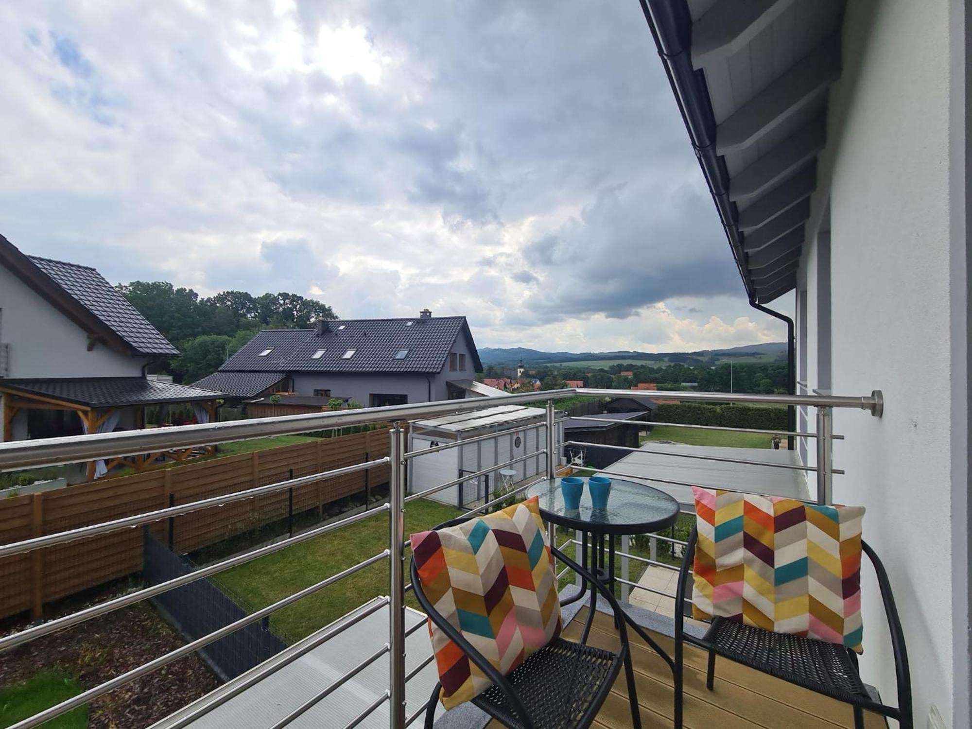 Apartamenty "La Villa" Superior II Z Dwoma Sypialniami, Balkonem, Parkingiem, Blisko Centrum クドヴァ・ズドゥルイ エクステリア 写真