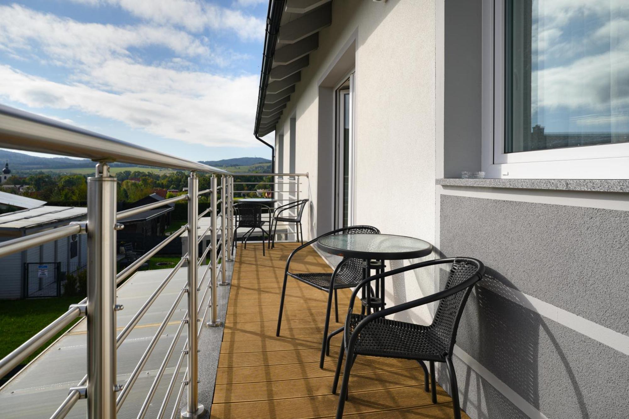 Apartamenty "La Villa" Superior II Z Dwoma Sypialniami, Balkonem, Parkingiem, Blisko Centrum クドヴァ・ズドゥルイ エクステリア 写真